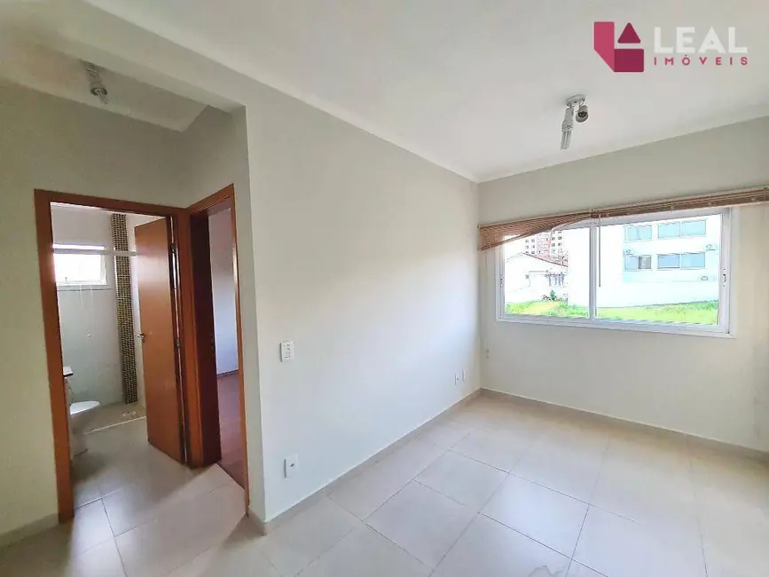 Foto 5 de Apartamento com 1 quarto para alugar, 50m2 em Pouso Alegre - MG