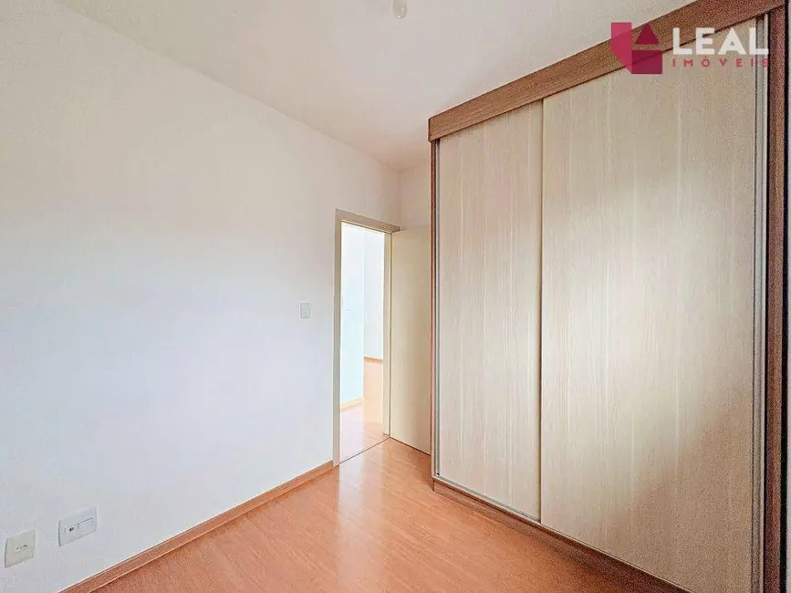 Apartamento com 2 quartos para alugar, 45m2 em Pouso Alegre - MG - imagem 8 Foto 8 de Apartamento com 2 quartos para alugar, 45m2 em Pouso Alegre - MG