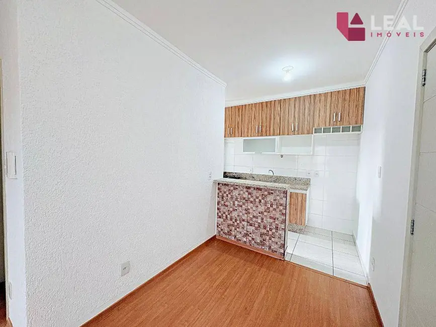 Apartamento com 2 quartos para alugar, 45m2 em Pouso Alegre - MG - imagem 3 Foto 3 de Apartamento com 2 quartos para alugar, 45m2 em Pouso Alegre - MG