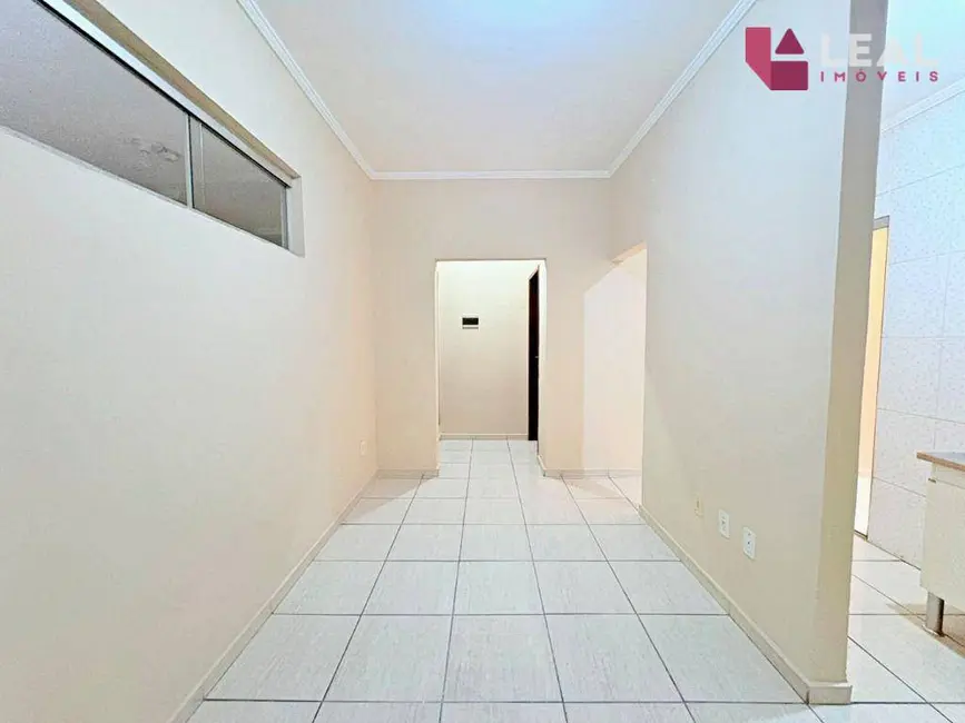 Apartamento com 1 quarto para alugar, 35m2 em Centro, Pouso Alegre - MG - imagem 4 Foto 4 de Apartamento com 1 quarto para alugar, 35m2 em Centro, Pouso Alegre - MG
