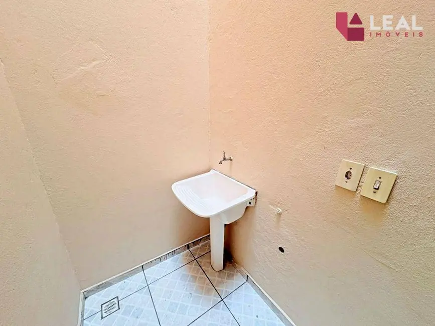 Apartamento com 1 quarto para alugar, 35m2 em Centro, Pouso Alegre - MG - imagem 3 Foto 3 de Apartamento com 1 quarto para alugar, 35m2 em Centro, Pouso Alegre - MG