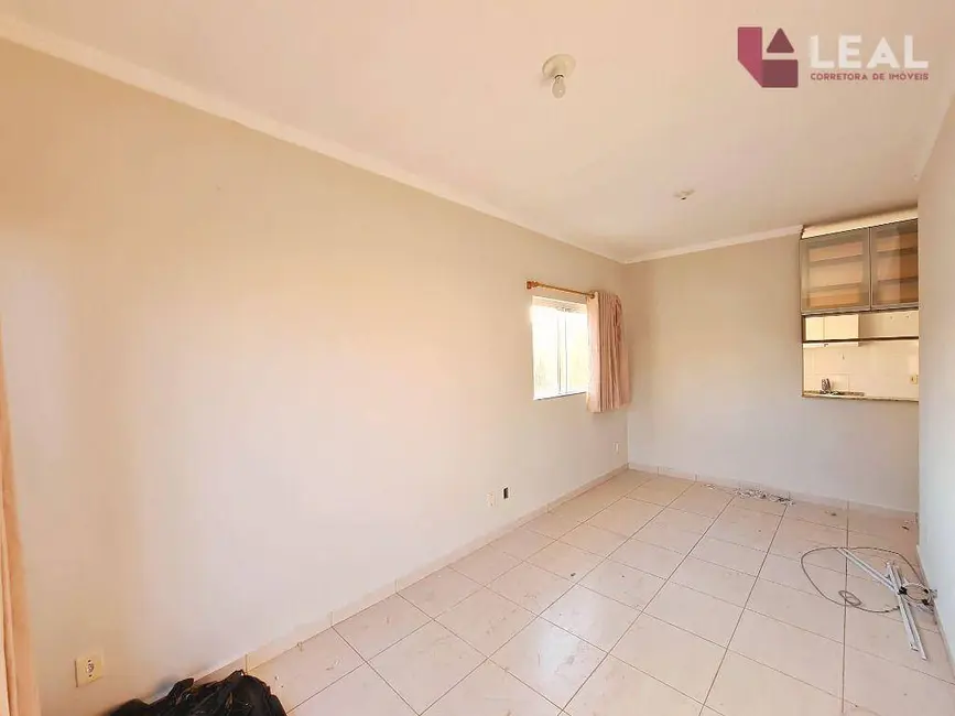 Foto 2 de Apartamento com 2 quartos à venda, 72m2 em Pouso Alegre - MG