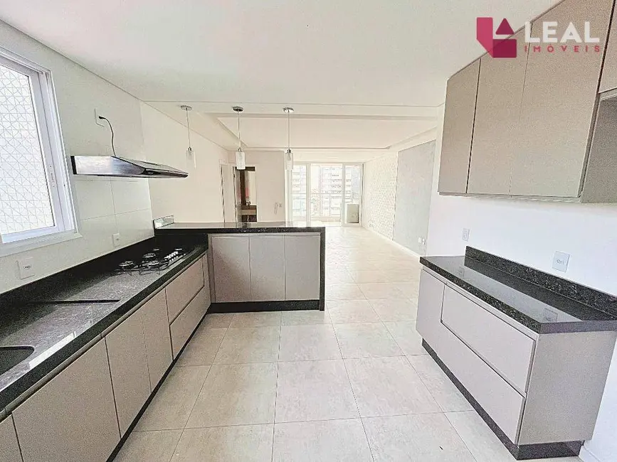 Foto 9 de Apartamento com 3 quartos à venda, 105m2 em Pouso Alegre - MG