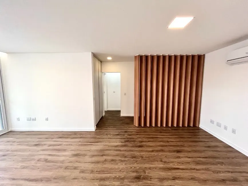 Foto 2 de Apartamento com 4 quartos à venda, 210m2 em Pouso Alegre - MG