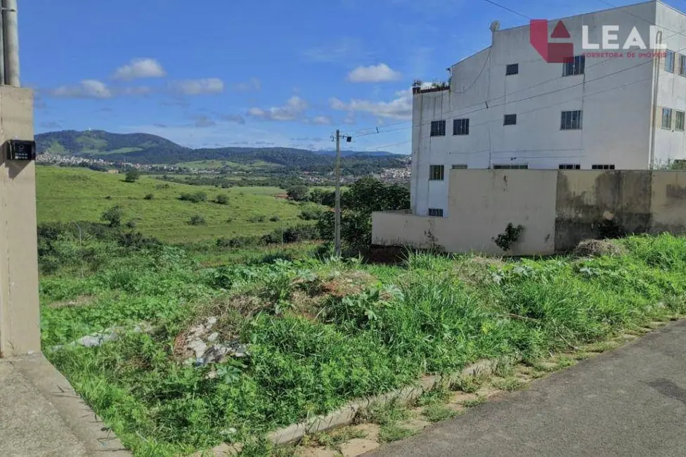 Foto 2 de Terreno / Lote à venda, 252m2 em Maria Guimarães Franco Rios, Pouso Alegre - MG