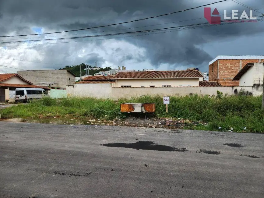 Foto 2 de Terreno / Lote à venda, 281m2 em Faisqueira, Pouso Alegre - MG