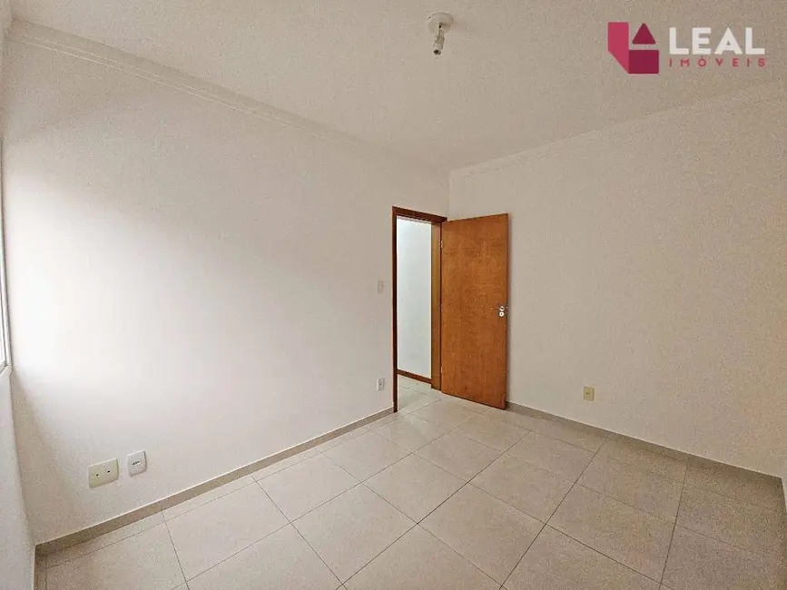 Apartamento com 2 quartos para alugar, 70m2 em Santa Dorotéia, Pouso Alegre - MG - imagem 8 Foto 8 de Apartamento com 2 quartos para alugar, 70m2 em Santa Dorotéia, Pouso Alegre - MG