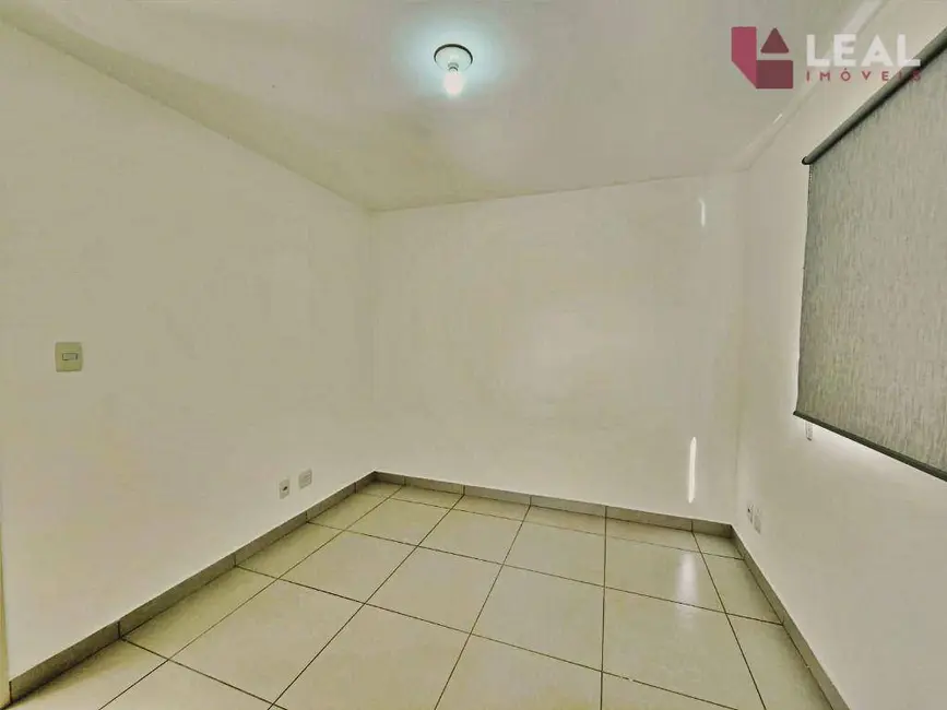 Apartamento com 2 quartos para alugar, 55m2 em Fátima I, Pouso Alegre - MG - imagem 7 Foto 7 de Apartamento com 2 quartos para alugar, 55m2 em Fátima I, Pouso Alegre - MG