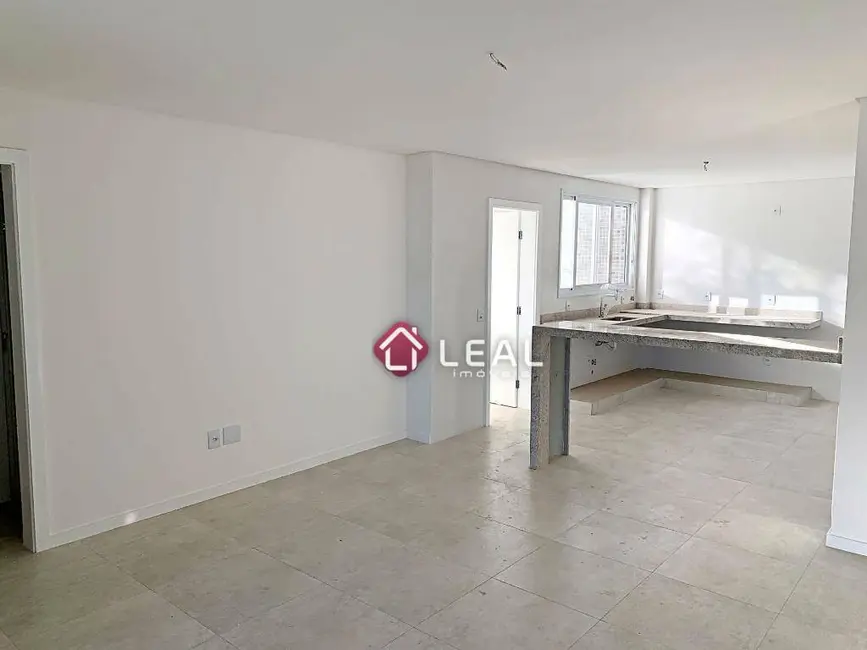 Foto 3 de Apartamento com 3 quartos à venda, 105m2 em Pouso Alegre - MG