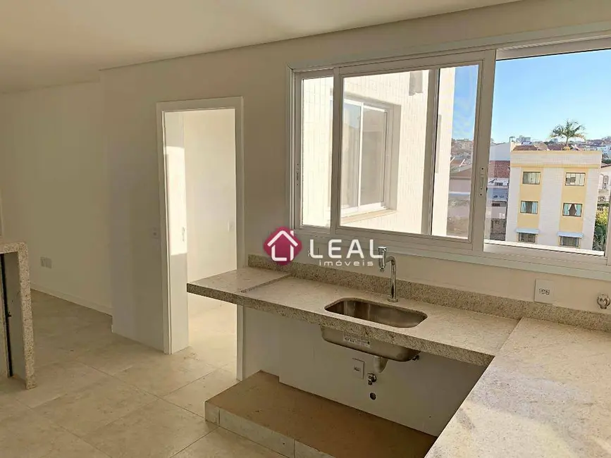 Foto 6 de Apartamento com 3 quartos à venda, 105m2 em Pouso Alegre - MG