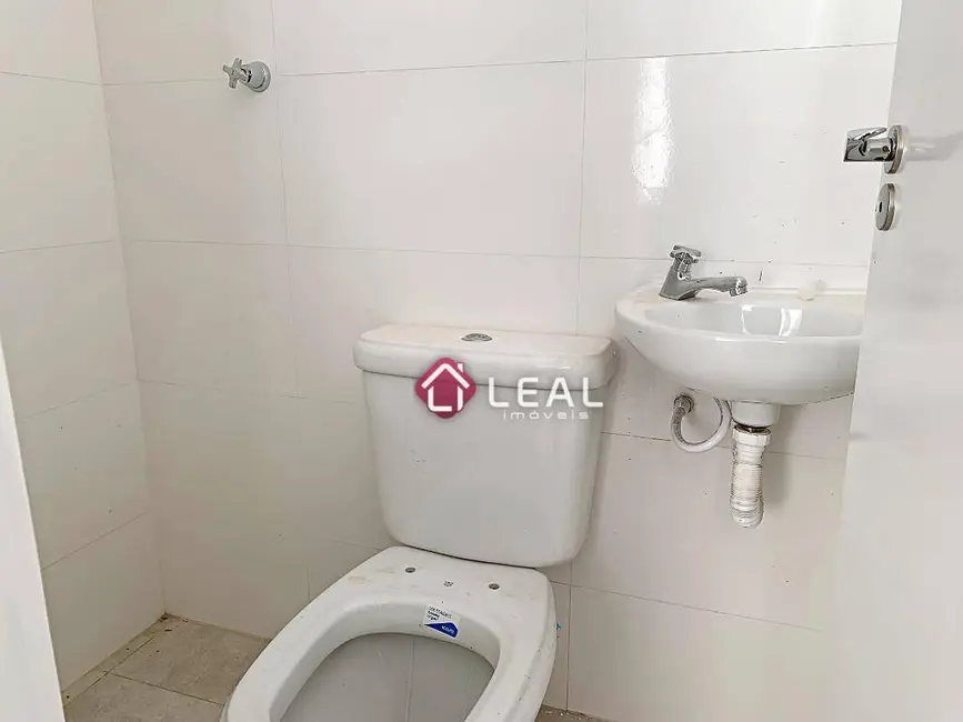 Foto 9 de Apartamento com 3 quartos à venda, 105m2 em Pouso Alegre - MG