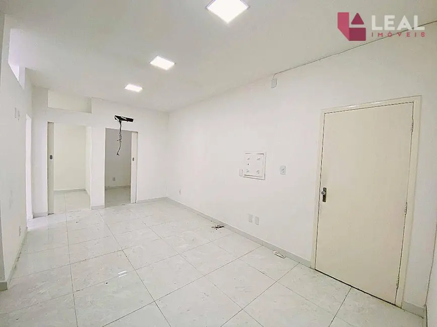 Sala Comercial para alugar, 88m2 em Centro, Pouso Alegre - MG - imagem 3 Foto 3 de Sala Comercial para alugar, 88m2 em Centro, Pouso Alegre - MG