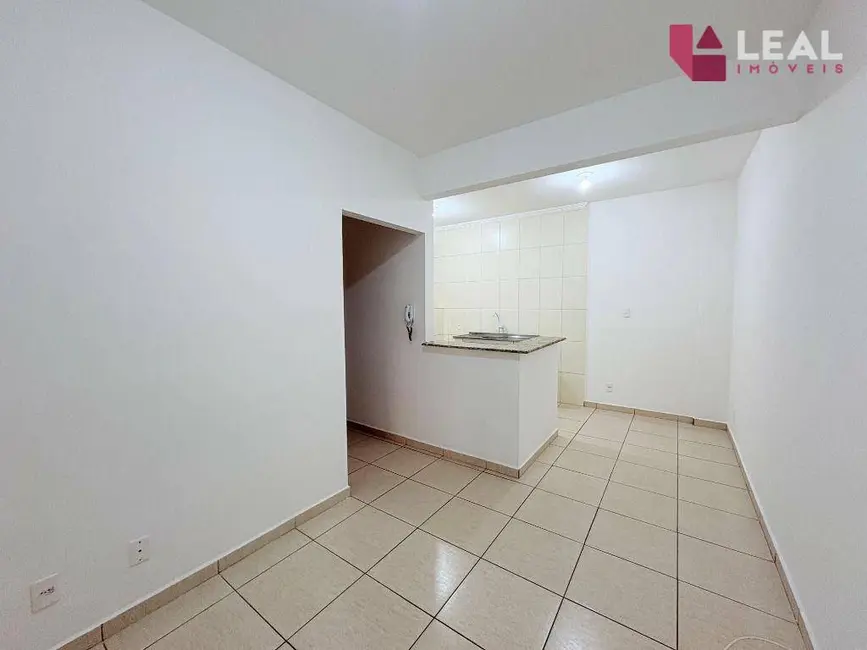 Apartamento com 1 quarto para alugar, 30m2 em Pouso Alegre - MG - imagem 1 Foto 1 de Apartamento com 1 quarto para alugar, 30m2 em Pouso Alegre - MG