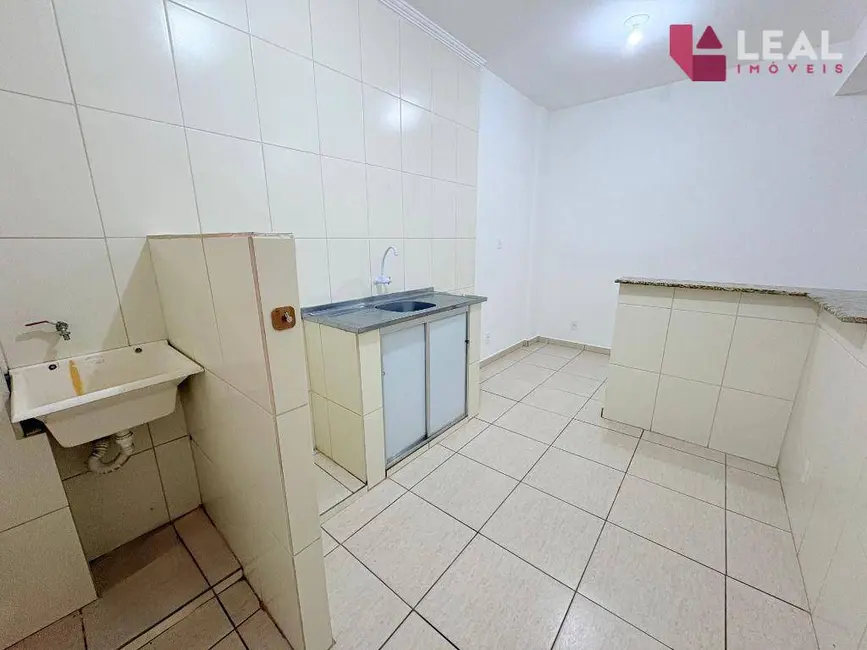 Apartamento com 1 quarto para alugar, 30m2 em Pouso Alegre - MG - imagem 5 Foto 5 de Apartamento com 1 quarto para alugar, 30m2 em Pouso Alegre - MG