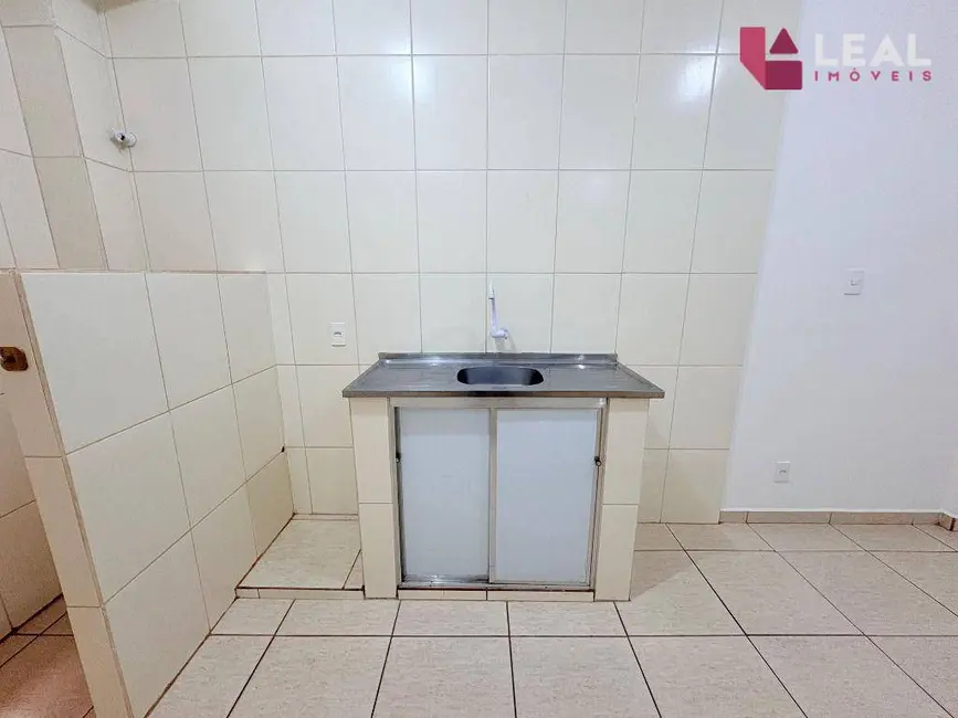 Apartamento com 1 quarto para alugar, 30m2 em Pouso Alegre - MG - imagem 3 Foto 3 de Apartamento com 1 quarto para alugar, 30m2 em Pouso Alegre - MG