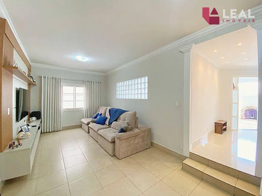 Foto 8 de Casa com 4 quartos à venda, 380m2 em Pousada dos Campos I, Pouso Alegre - MG