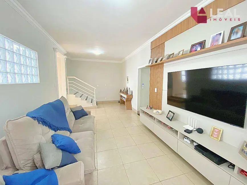 Foto 7 de Casa com 4 quartos à venda, 380m2 em Pousada dos Campos I, Pouso Alegre - MG