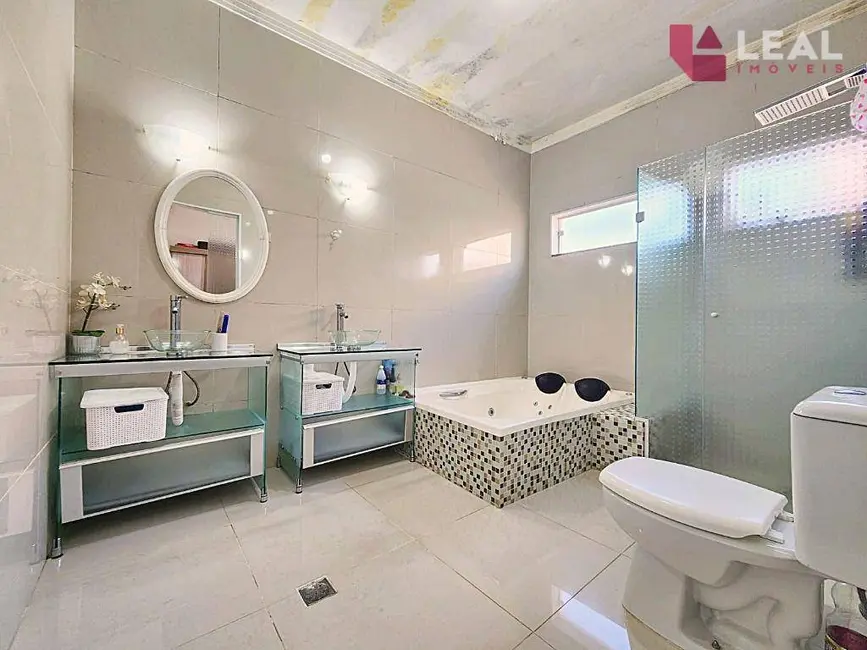 Casa com 4 quartos à venda, 466m2 em Pouso Alegre - MG - imagem 8 Foto 8 de Casa com 4 quartos à venda, 466m2 em Pouso Alegre - MG