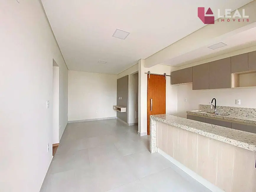 Apartamento com 3 quartos para alugar, 73m2 em Pouso Alegre - MG - imagem 4 Foto 4 de Apartamento com 3 quartos para alugar, 73m2 em Pouso Alegre - MG
