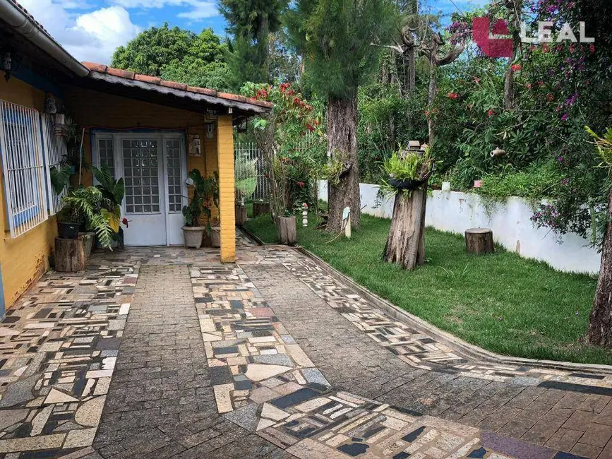 Foto 2 de Chácara com 3 quartos à venda, 1879m2 em Pouso Alegre - MG