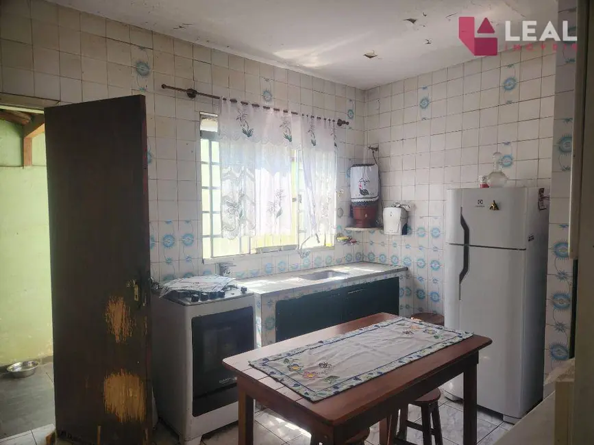 Casa com 3 quartos à venda, 200m2 em Santa Lúcia, Pouso Alegre - MG - imagem 4 Foto 4 de Casa com 3 quartos à venda, 200m2 em Santa Lúcia, Pouso Alegre - MG