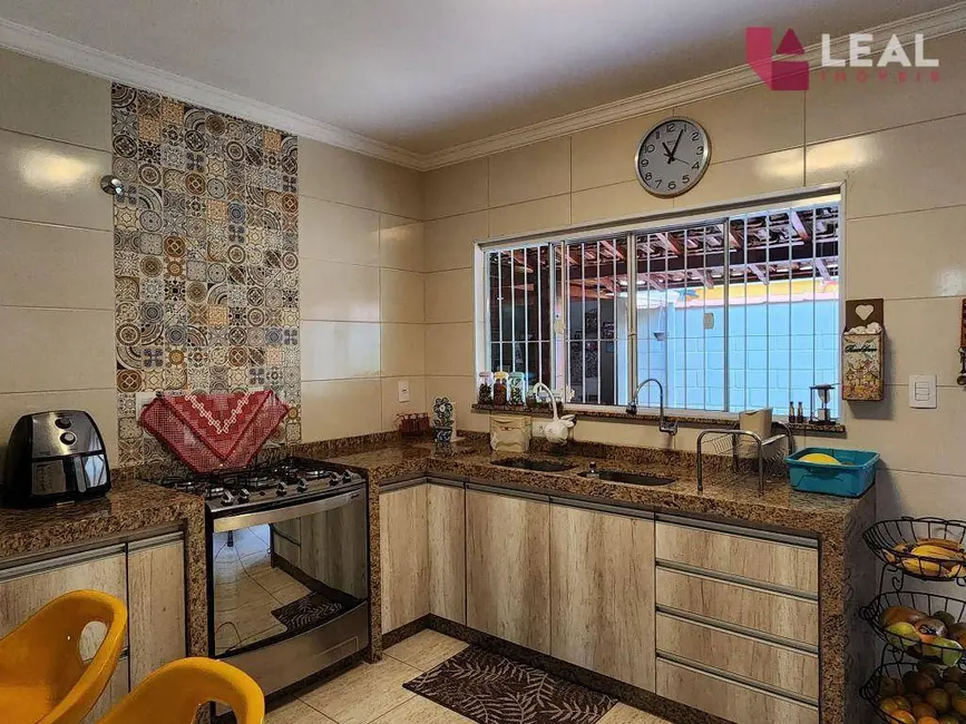 Foto 6 de Casa com 3 quartos à venda, 211m2 em Vila Beatriz, Pouso Alegre - MG