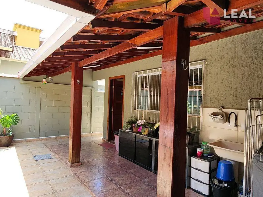 Foto 9 de Casa com 3 quartos à venda, 211m2 em Vila Beatriz, Pouso Alegre - MG