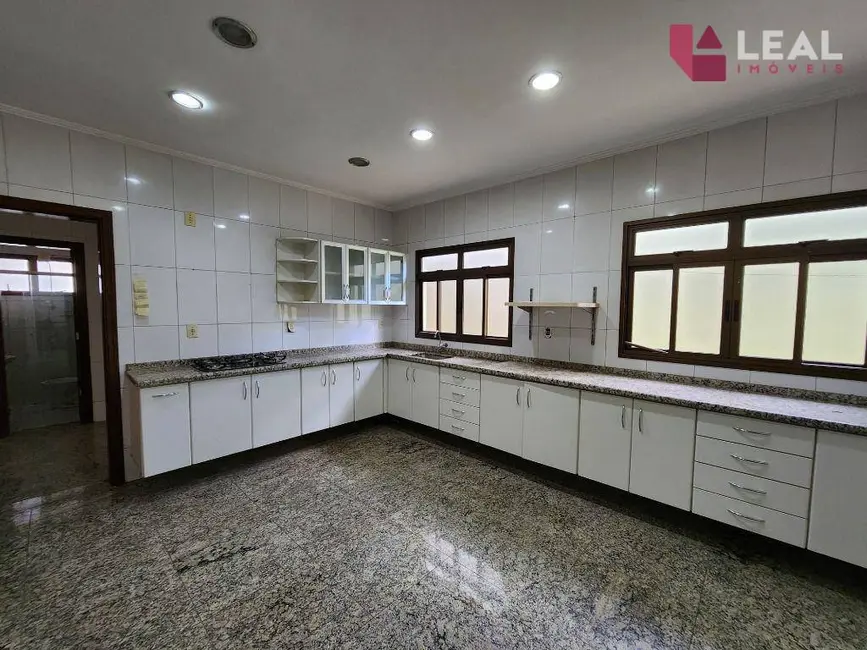 Casa com 3 quartos à venda, 450m2 em Fátima I, Pouso Alegre - MG - imagem 7 Foto 7 de Casa com 3 quartos à venda, 450m2 em Fátima I, Pouso Alegre - MG