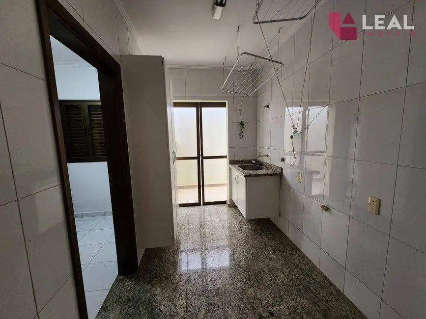 Casa com 3 quartos à venda, 450m2 em Fátima I, Pouso Alegre - MG - imagem 9 Foto 9 de Casa com 3 quartos à venda, 450m2 em Fátima I, Pouso Alegre - MG