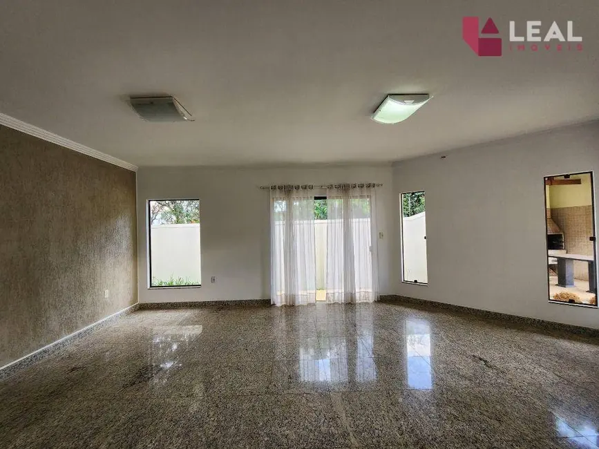 Casa com 3 quartos à venda, 450m2 em Fátima I, Pouso Alegre - MG - imagem 5 Foto 5 de Casa com 3 quartos à venda, 450m2 em Fátima I, Pouso Alegre - MG