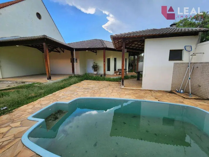 Casa com 3 quartos à venda, 450m2 em Fátima I, Pouso Alegre - MG - imagem 3 Foto 3 de Casa com 3 quartos à venda, 450m2 em Fátima I, Pouso Alegre - MG