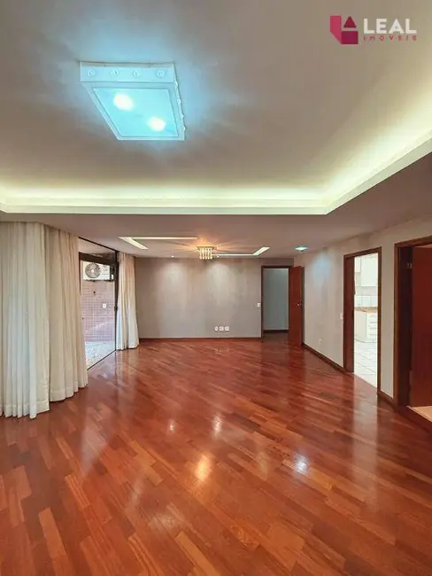 Apartamento com 4 quartos à venda, 223m2 em Pouso Alegre - MG - imagem 3 Foto 3 de Apartamento com 4 quartos à venda, 223m2 em Pouso Alegre - MG