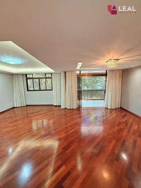 Apartamento com 4 quartos à venda, 223m2 em Pouso Alegre - MG - imagem 4 Foto 4 de Apartamento com 4 quartos à venda, 223m2 em Pouso Alegre - MG