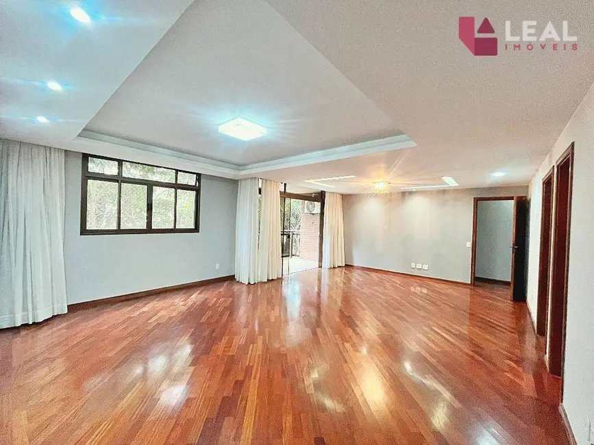 Foto 1 de Apartamento com 4 quartos à venda, 223m2 em Pouso Alegre - MG