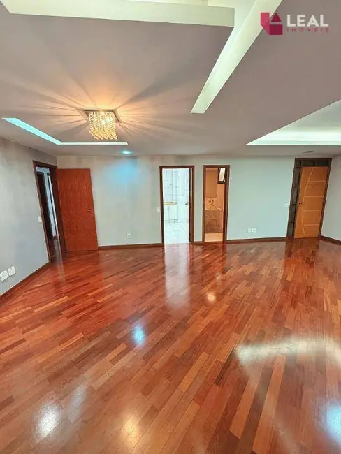 Apartamento com 4 quartos à venda, 223m2 em Pouso Alegre - MG - imagem 8 Foto 8 de Apartamento com 4 quartos à venda, 223m2 em Pouso Alegre - MG