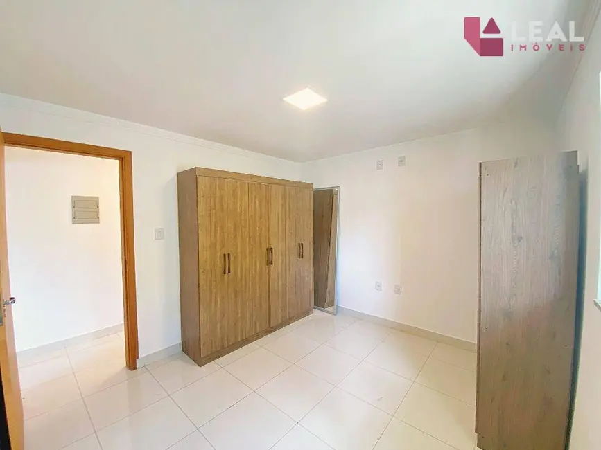 Foto 9 de Casa com 2 quartos para alugar, 110m2 em Centro, Pouso Alegre - MG