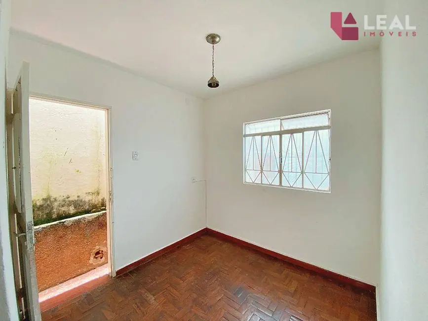 Foto 2 de Casa com 2 quartos à venda, 67m2 em Nossa Senhora Aparecida, Pouso Alegre - MG