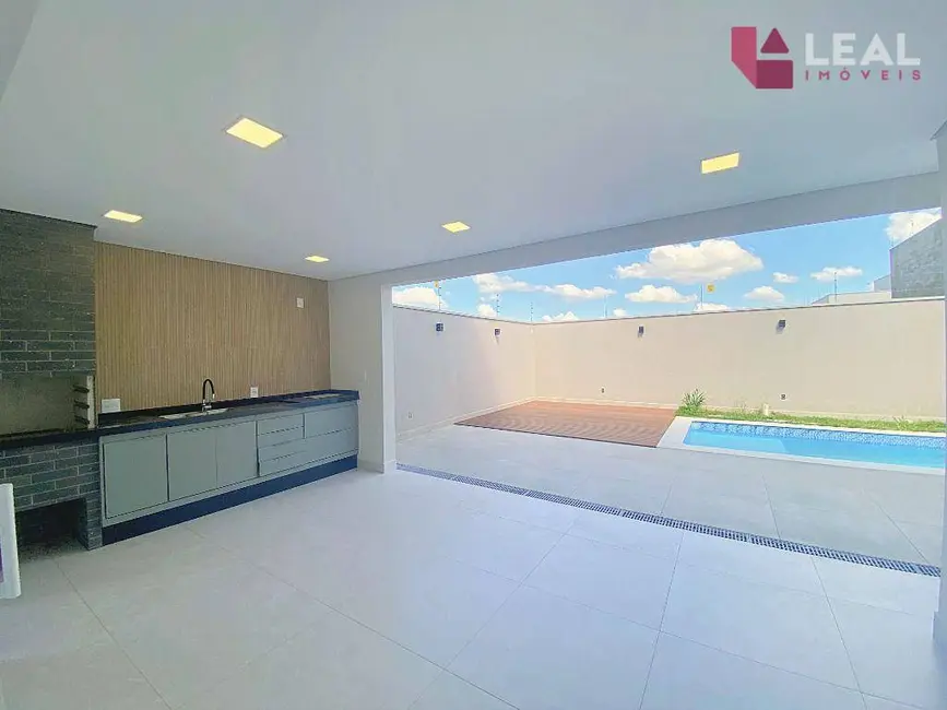 Foto 9 de Casa com 4 quartos à venda, 303m2 em Pouso Alegre - MG