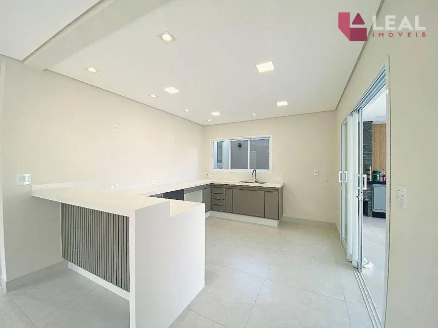 Foto 7 de Casa com 4 quartos à venda, 303m2 em Pouso Alegre - MG