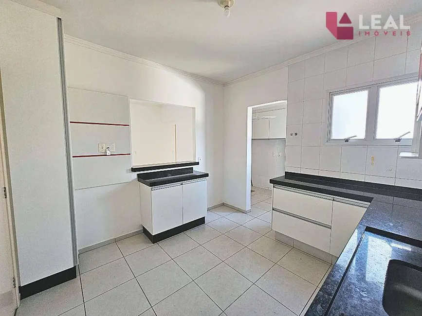 Foto 8 de Apartamento com 3 quartos para alugar, 107m2 em Fátima I, Pouso Alegre - MG