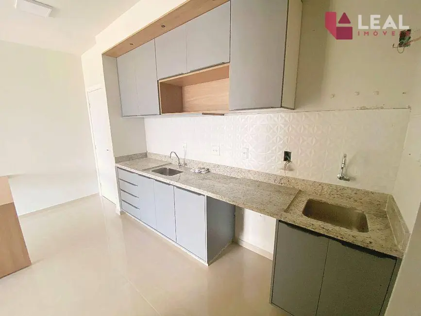 Foto 2 de Apartamento com 1 quarto à venda, 53m2 em Centro, Pouso Alegre - MG