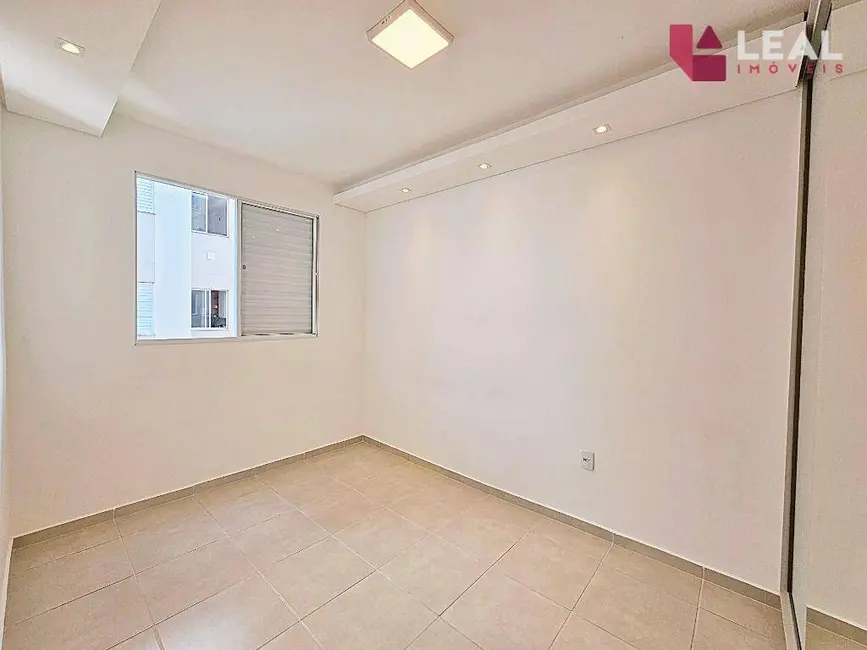 Apartamento com 2 quartos para alugar, 51m2 em Pouso Alegre - MG - imagem 8 Foto 8 de Apartamento com 2 quartos para alugar, 51m2 em Pouso Alegre - MG