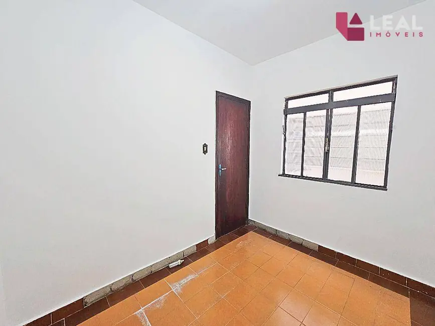 Apartamento com 4 quartos para alugar, 156m2 em Pouso Alegre - MG - imagem 9 Foto 9 de Apartamento com 4 quartos para alugar, 156m2 em Pouso Alegre - MG