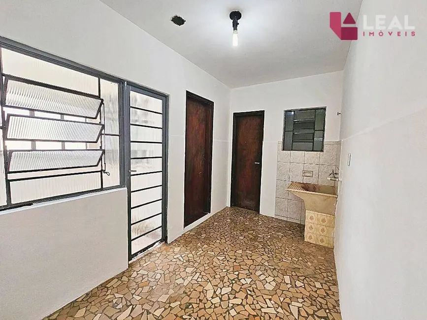 Apartamento com 4 quartos para alugar, 156m2 em Pouso Alegre - MG - imagem 5 Foto 5 de Apartamento com 4 quartos para alugar, 156m2 em Pouso Alegre - MG