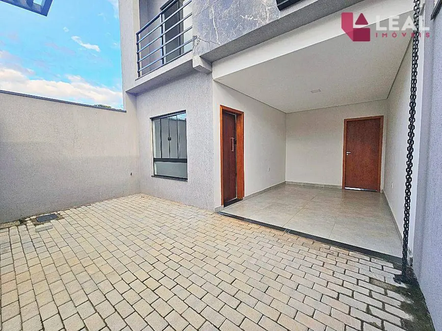 Foto 2 de Casa com 3 quartos para alugar, 192m2 em Cidade Vergani, Pouso Alegre - MG