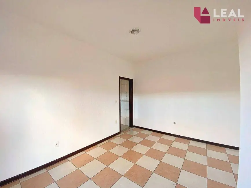Foto 2 de Casa com 3 quartos à venda, 150m2 em Jardim Aureliano, Pouso Alegre - MG