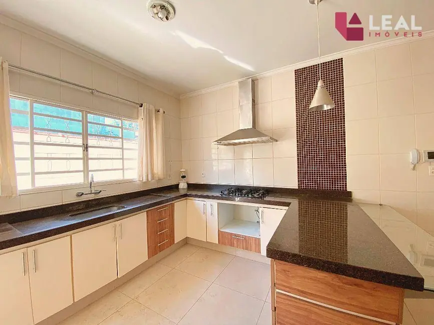 Foto 9 de Casa com 3 quartos à venda, 438m2 em Pouso Alegre - MG