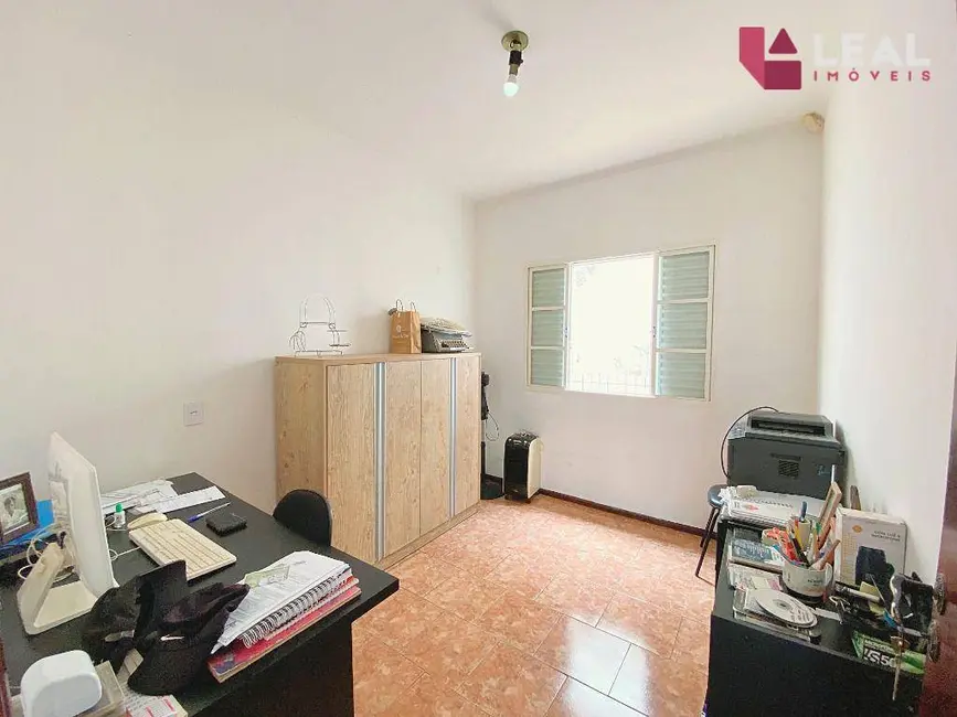 Foto 7 de Casa com 3 quartos à venda, 400m2 em Pouso Alegre - MG