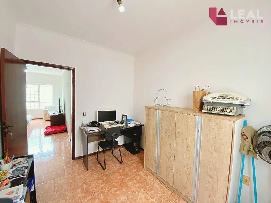 Foto 8 de Casa com 3 quartos à venda, 400m2 em Pouso Alegre - MG