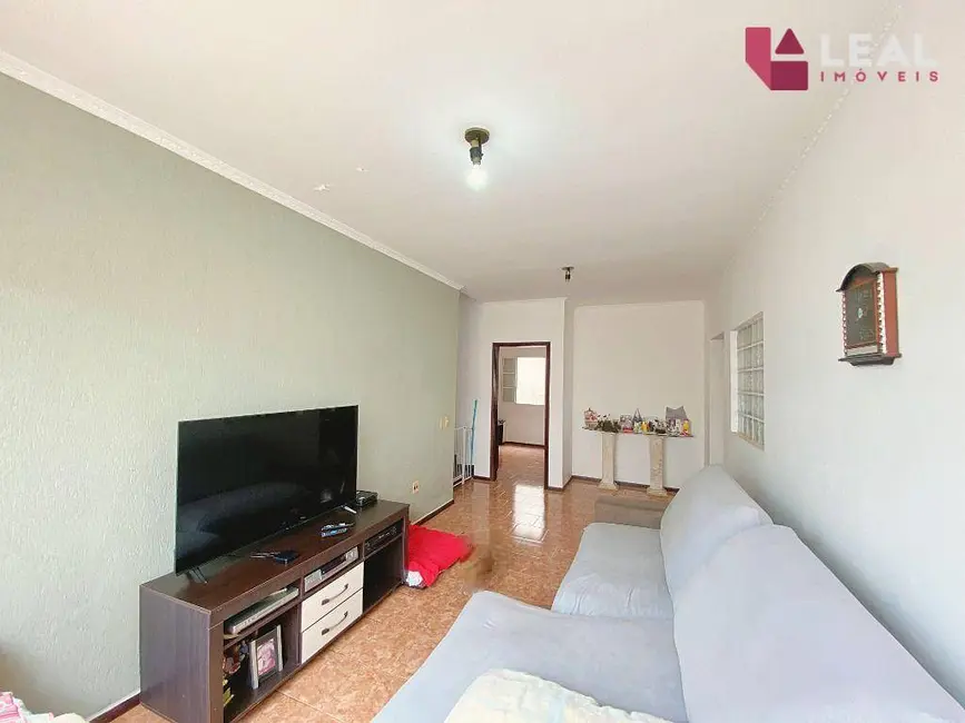 Foto 6 de Casa com 3 quartos à venda, 400m2 em Pouso Alegre - MG